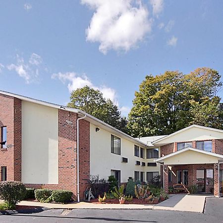 Riverdale Inn West Springfield Exterior foto