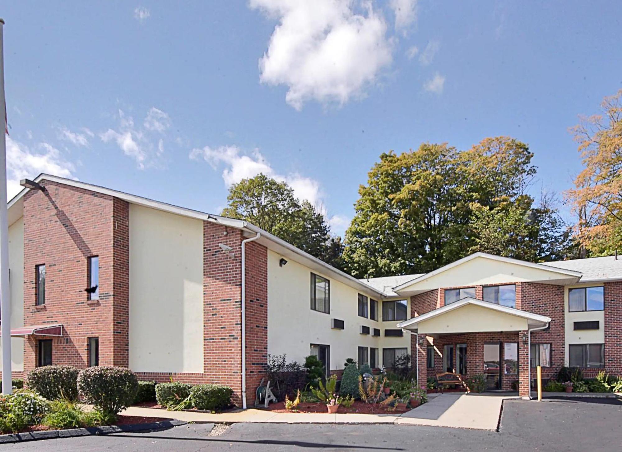 Riverdale Inn West Springfield Exterior foto